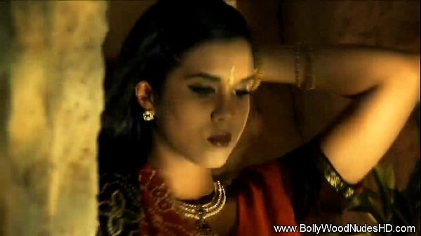 Bollywood’s Sultry Starlet Craves Your Undivided Gaze