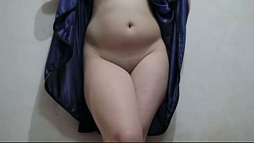 Indo Beauty In Azure Lace: A Crouching Pleasure