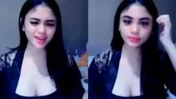 Kylie Pamer Belahan Dada Mulus Bikin Panas