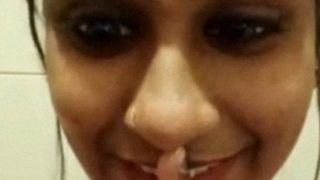 Watch An Indian Tamil Girl Teasing Her Wet Pussy On A Steamy Video Call