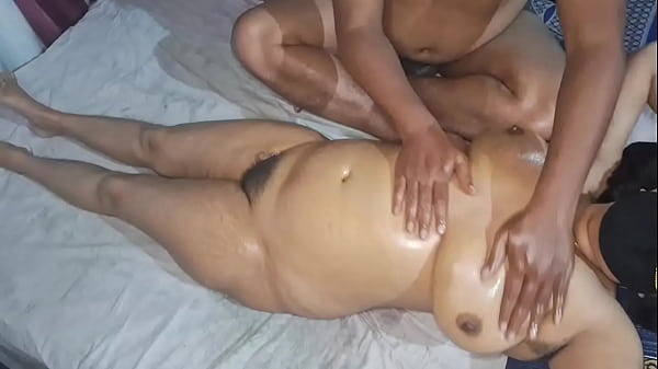 Desi Indian Bhabhi Gets Naked For A Full Body Massage