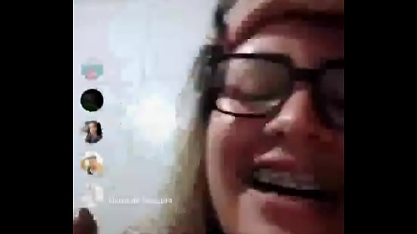 Nalgas De Badoo Y Su Amiga Caliente, Listas Para La Acción