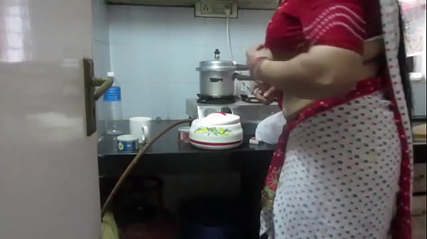 Leena Bhabhi’s Naked Belly: A Sizzling Housewife’s Secret Desires