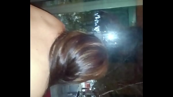 La Mamá De Mi Amigo Me Tiene Loco, Con Esas Curvas Prohibidas Que Me Hacen Perder La Cabeza.