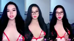 Helena Pamer Body Seksi Pakai Kostum Suster Hot Banget