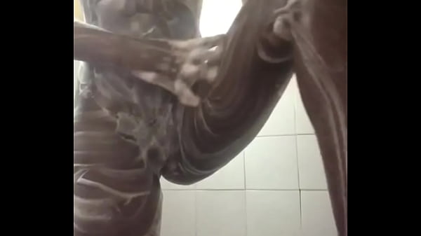 I Look My Hottest When I’m All Slippery And Wet, Touching Myself