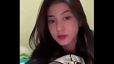 Nih, Cewek Live Yang Lagi Colokin Mata, Bikin Tegang Abis!